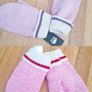 2 NEW Roots Infant Cabin Mitts